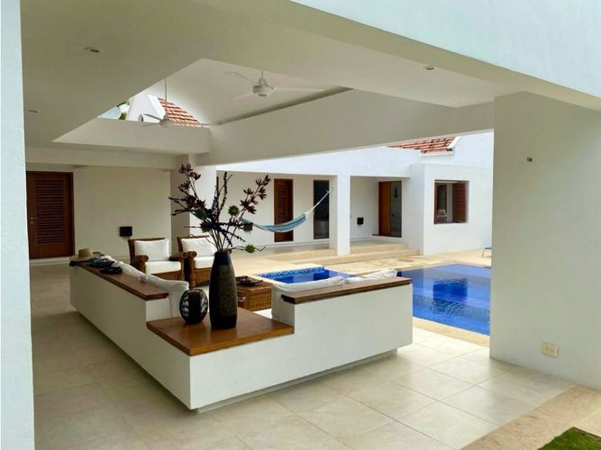 Casa de 5 alcobas en venta en Bosques De Peñalisa, Ricaurte, 222 m² · foto 3 de 12