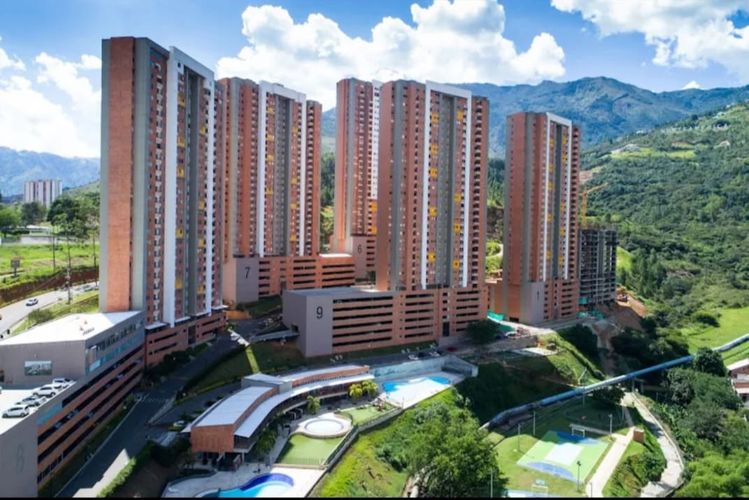 $360.000.000 en Unidad Residencial Florida Norteamérica