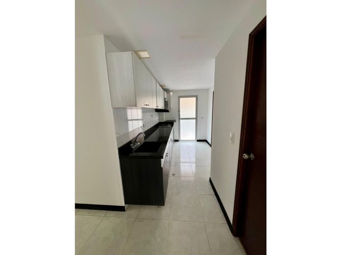 Apartamento de 3 alcobas en arriendo en Laureles, Medellín, 95 m² · foto 3 de 20