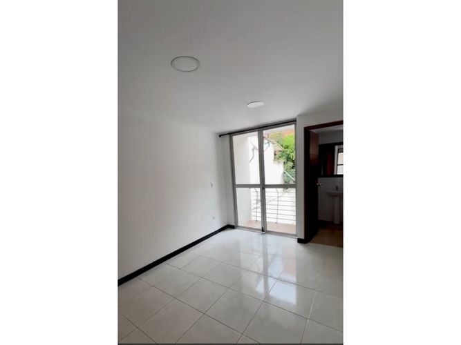 Apartamento de 3 alcobas en arriendo en Laureles, Medellín, 95 m² · foto 8 de 20