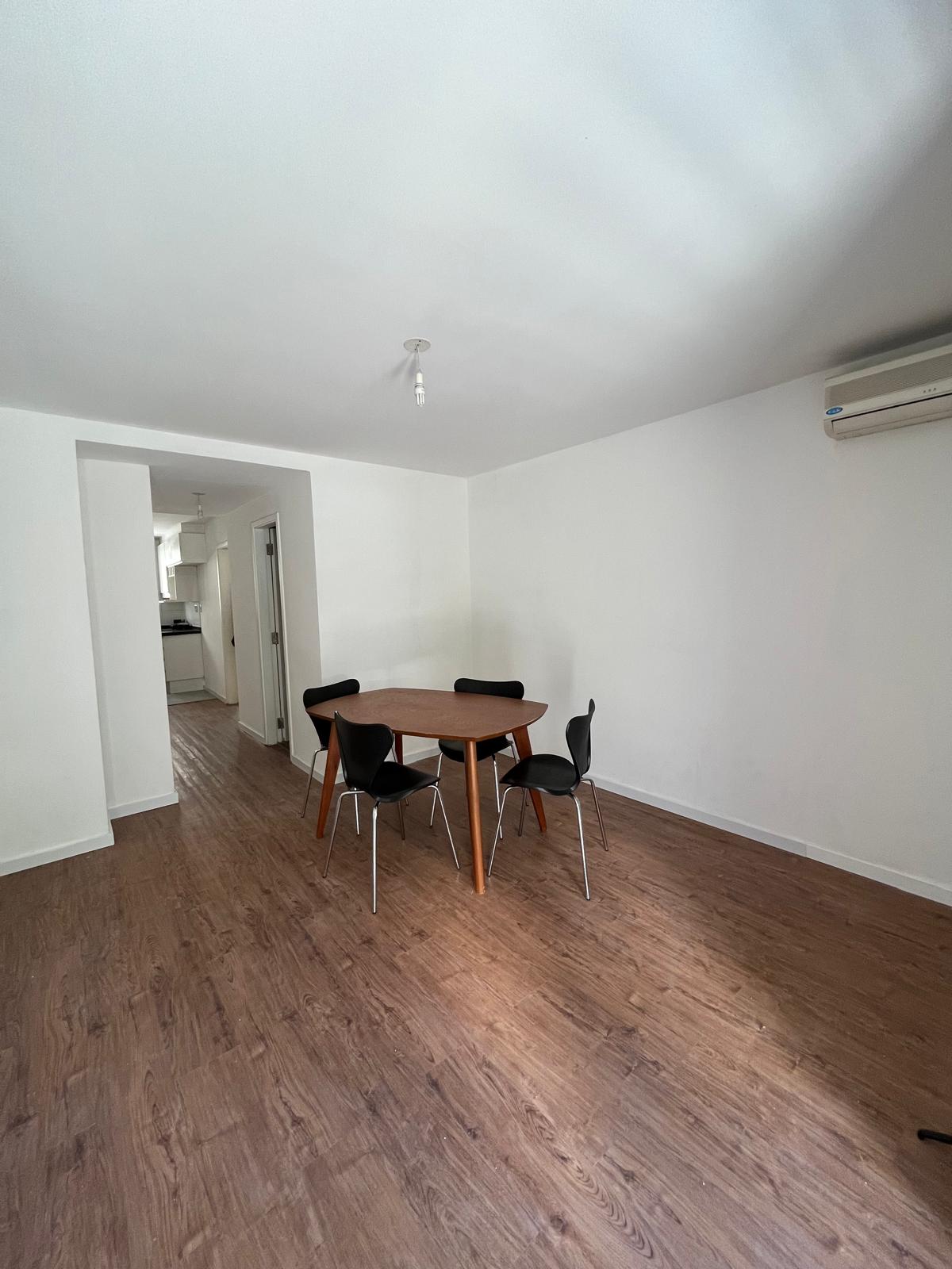 MUY  LINDO RECICLAJE EN GRAN UBICACION, UN DORM, POCITOS