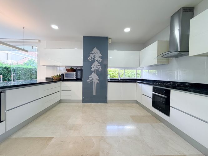 Casa de 5 alcobas en venta en Ruitoque Condominio, Floridablanca, 320 m² · foto 2 de 23