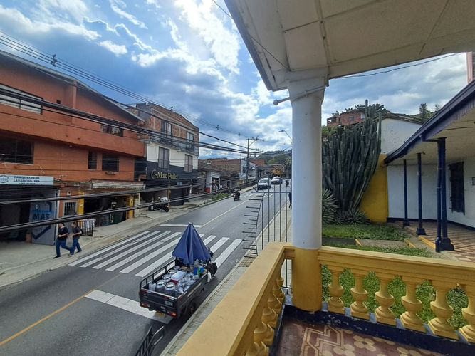 Casa de 7 alcobas en venta en Robledo, Medellín, 1035 m² · foto 5 de 24