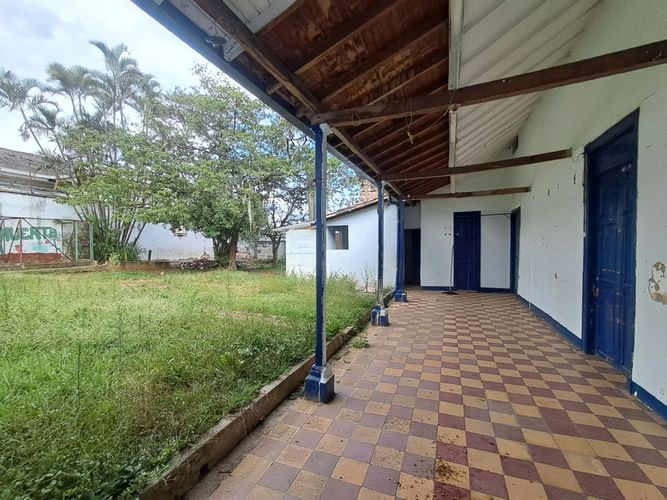 Casa de 7 alcobas en venta en Robledo, Medellín, 1035 m² · foto 10 de 24