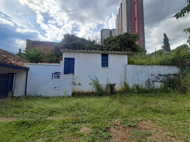 Casa de 7 alcobas en venta en Robledo, Medellín, 1035 m² · foto 16 de 24