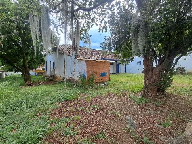 Casa de 7 alcobas en venta en Robledo, Medellín, 1035 m² · foto 19 de 24