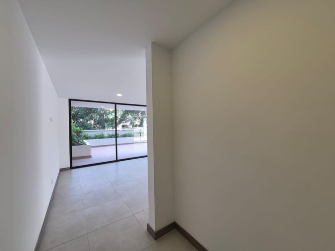 Apartamento de 3 alcobas en venta en Camino Verde, Envigado, 197 m² · foto 2 de 22