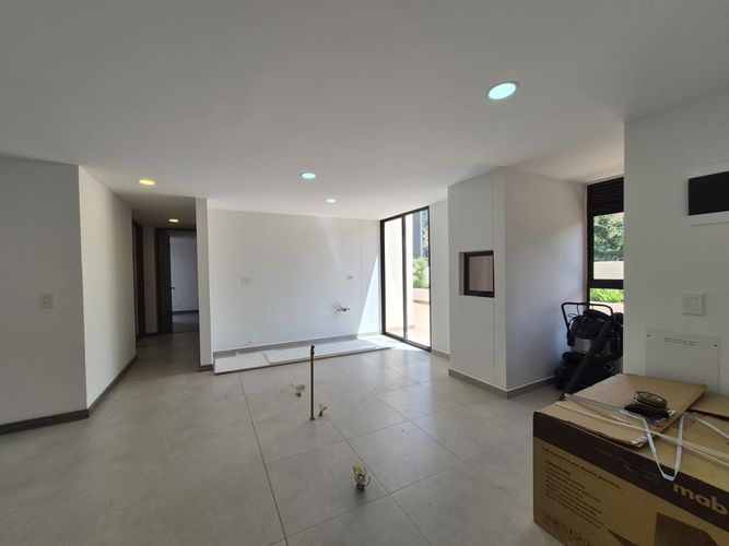 Apartamento de 3 alcobas en venta en Camino Verde, Envigado, 197 m² · foto 4 de 22
