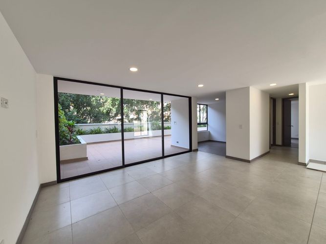Apartamento de 3 alcobas en venta en Camino Verde, Envigado, 197 m² · foto 3 de 22