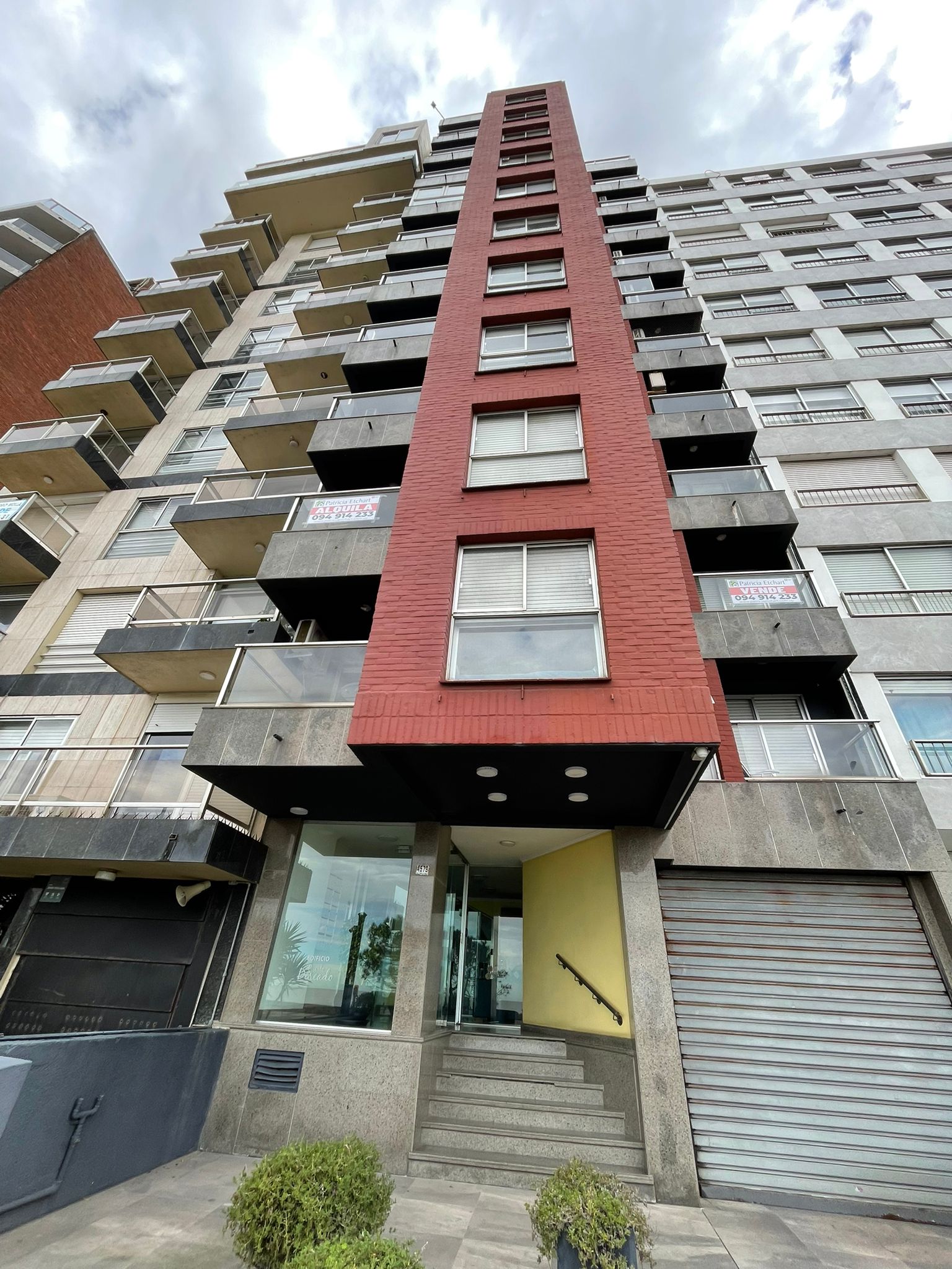 Apto frente a RAMBLA DE MALVIN 3 dorm y dos baños gge