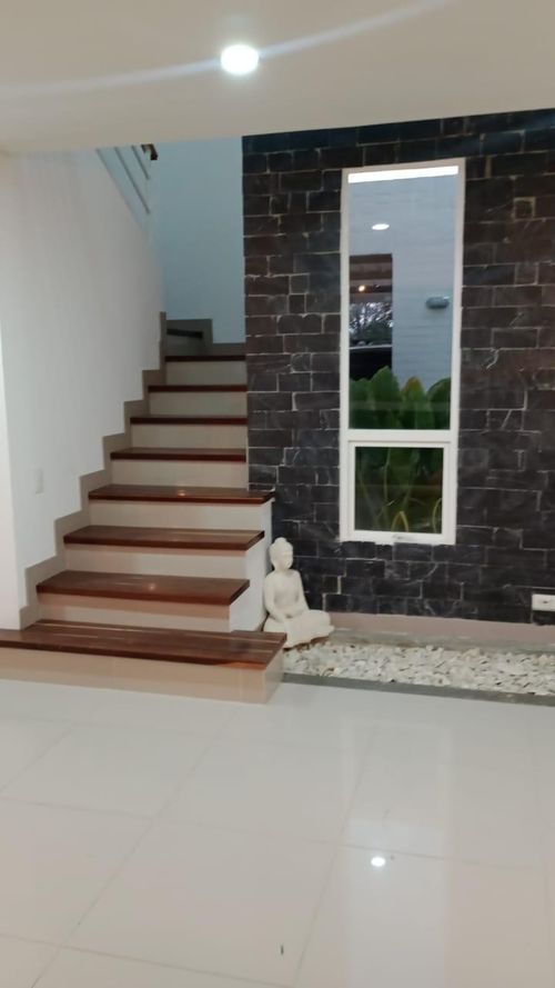 Casa de 4 alcobas en venta en El Castillo, Jamundí, 214 m² · foto 2 de 24
