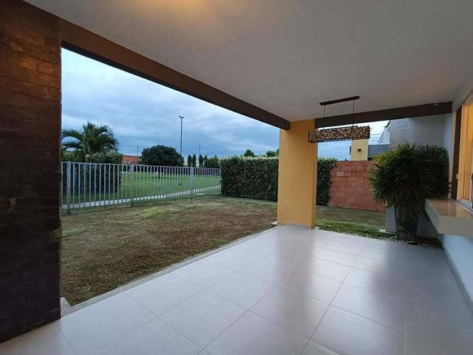 Casa de 4 alcobas en venta en El Castillo, Jamundí, 214 m² · foto 8 de 24