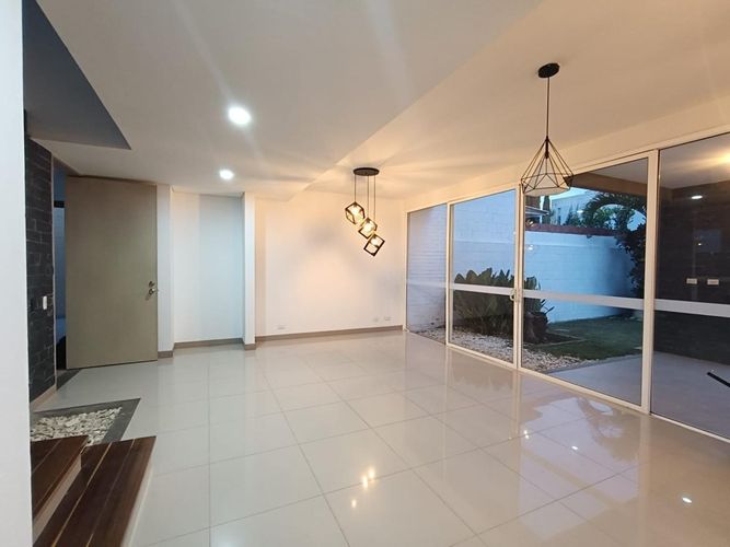 Casa de 4 alcobas en venta en El Castillo, Jamundí, 214 m² · foto 16 de 24