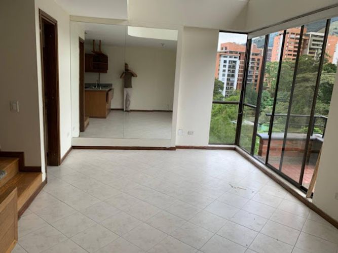 Apartaestudio en arriendo en El Poblado, Medellín, 68 m² · foto 5 de 9