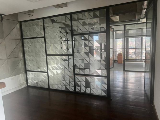 Oficina en arriendo en El Poblado, Medellín, 251 m² · foto 3 de 21