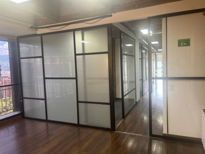 Oficina en arriendo en El Poblado, Medellín, 251 m² · foto 6 de 21
