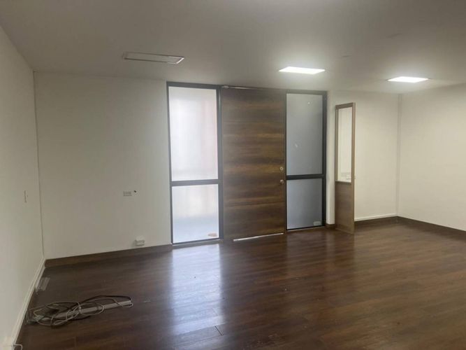 Oficina en arriendo en El Poblado, Medellín, 251 m² · foto 7 de 21