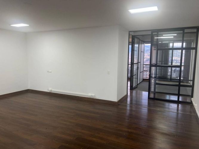 Oficina en arriendo en El Poblado, Medellín, 251 m² · foto 8 de 21