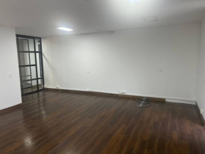 Oficina en arriendo en El Poblado, Medellín, 251 m² · foto 10 de 21