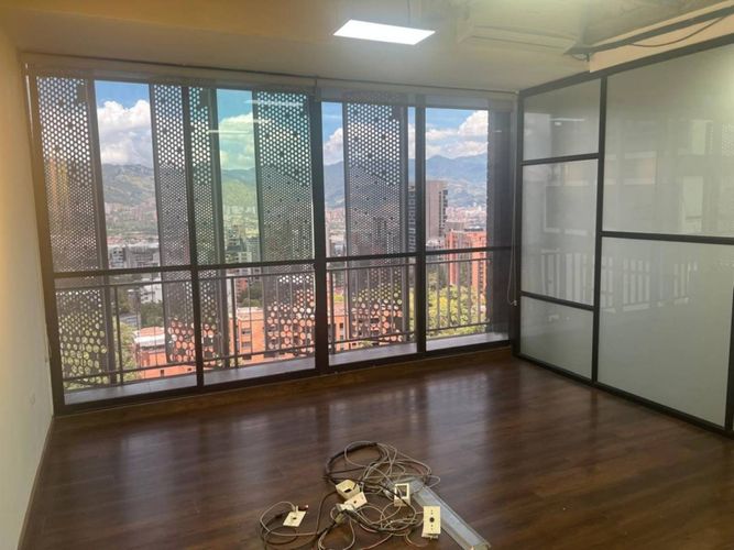 Oficina en arriendo en El Poblado, Medellín, 251 m² · foto 12 de 21
