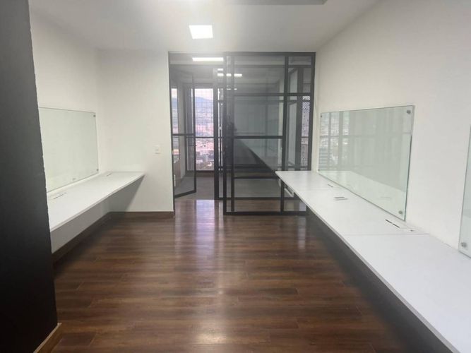 Oficina en arriendo en El Poblado, Medellín, 251 m² · foto 13 de 21