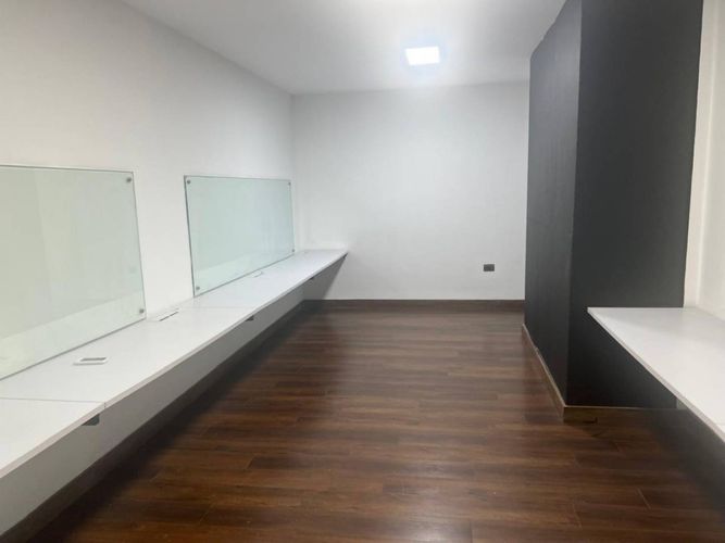 Oficina en arriendo en El Poblado, Medellín, 251 m² · foto 14 de 21