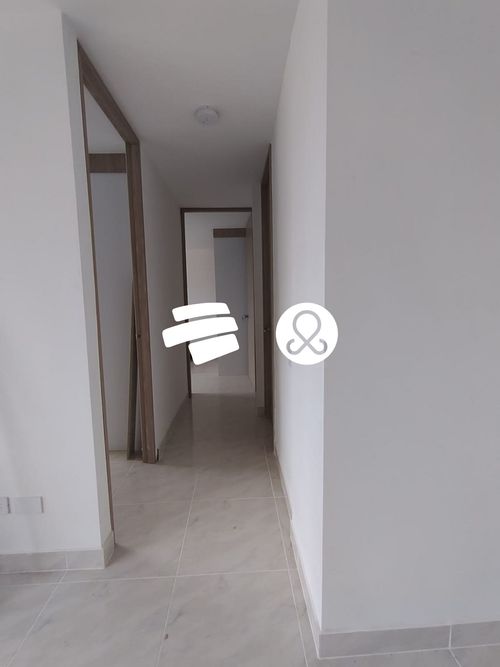 Apartamento de 2 alcobas en venta en San Jose Obrero, Bello, 57 m² · foto 5 de 15