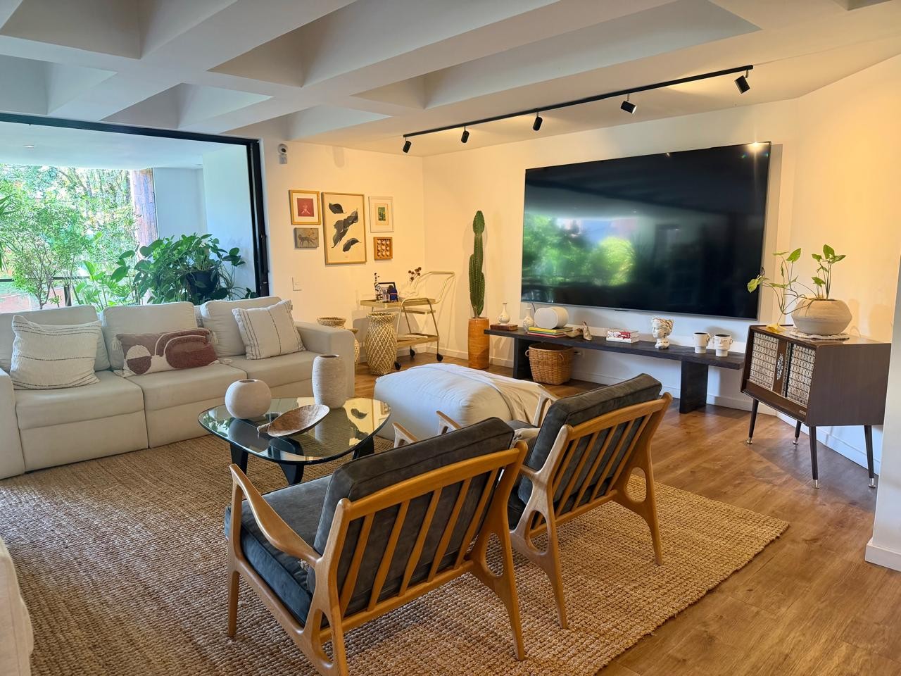 Apartamento en venta en El Poblado, Medellín · foto 2 de 24