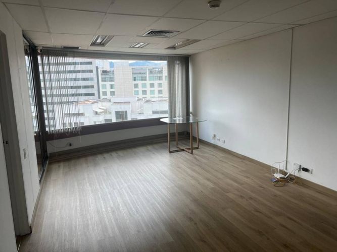 Oficina en arriendo en Milla De Oro, Medellín, 35 m² · foto 2 de 12