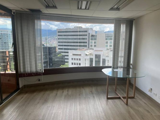 Oficina en arriendo en Milla De Oro, Medellín, 35 m² · foto 4 de 12