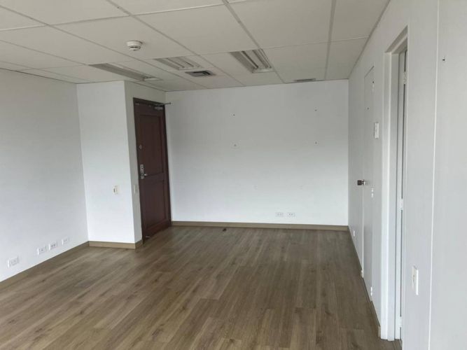 Oficina en arriendo en Milla De Oro, Medellín, 35 m² · foto 5 de 12