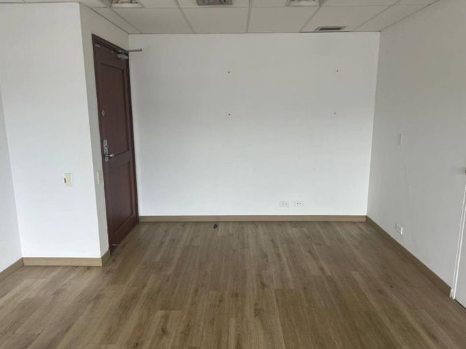 Oficina en arriendo en Milla De Oro, Medellín, 35 m² · foto 7 de 12