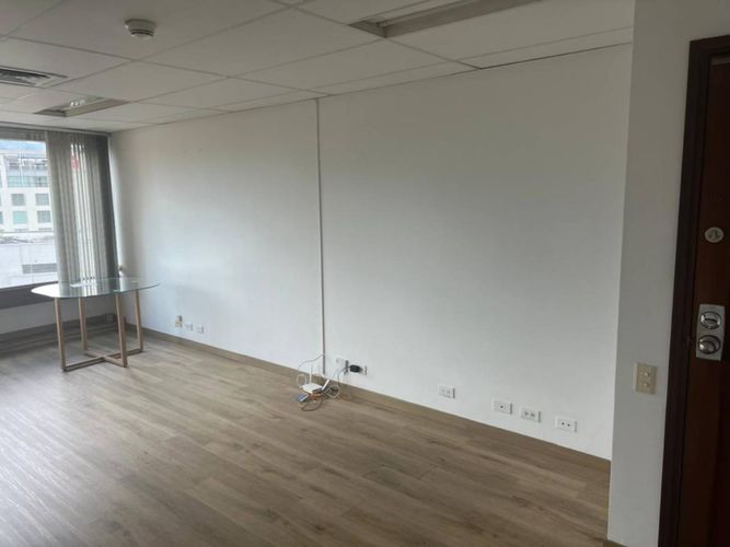 Oficina en arriendo en Milla De Oro, Medellín, 35 m² · foto 8 de 12