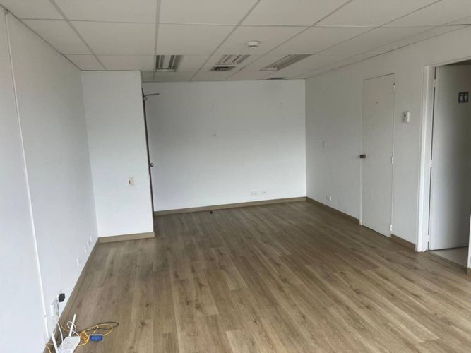 Oficina en arriendo en Milla De Oro, Medellín, 35 m² · foto 9 de 12