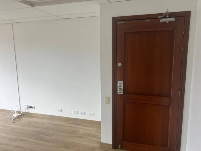 Oficina en arriendo en Milla De Oro, Medellín, 35 m² · foto 10 de 12