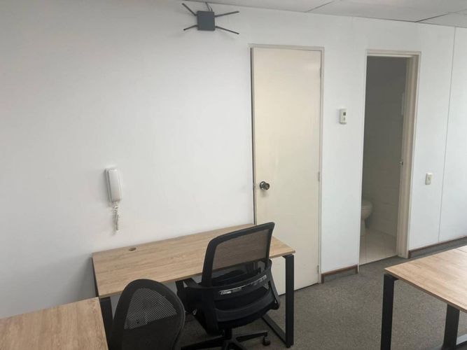Oficina en arriendo en Milla De Oro, Medellín, 36 m² · foto 8 de 12