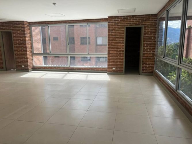 Oficina en arriendo en Castropol, Medellín, 136 m² · foto 3 de 21