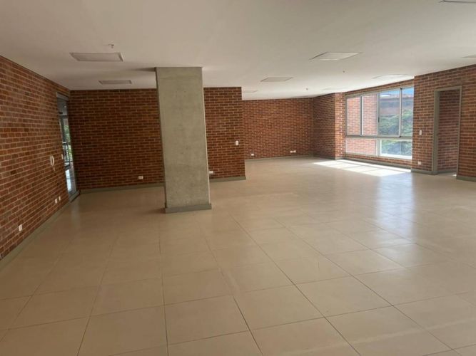 Oficina en arriendo en Castropol, Medellín, 136 m² · foto 5 de 21