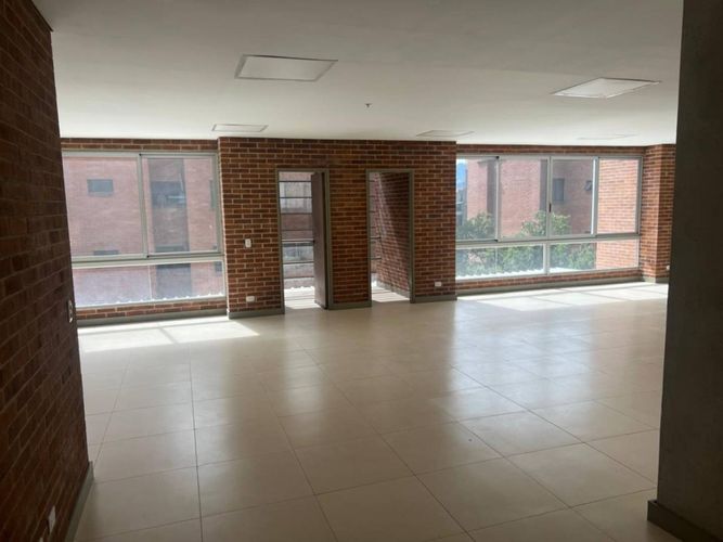 Oficina en arriendo en Castropol, Medellín, 136 m² · foto 19 de 21