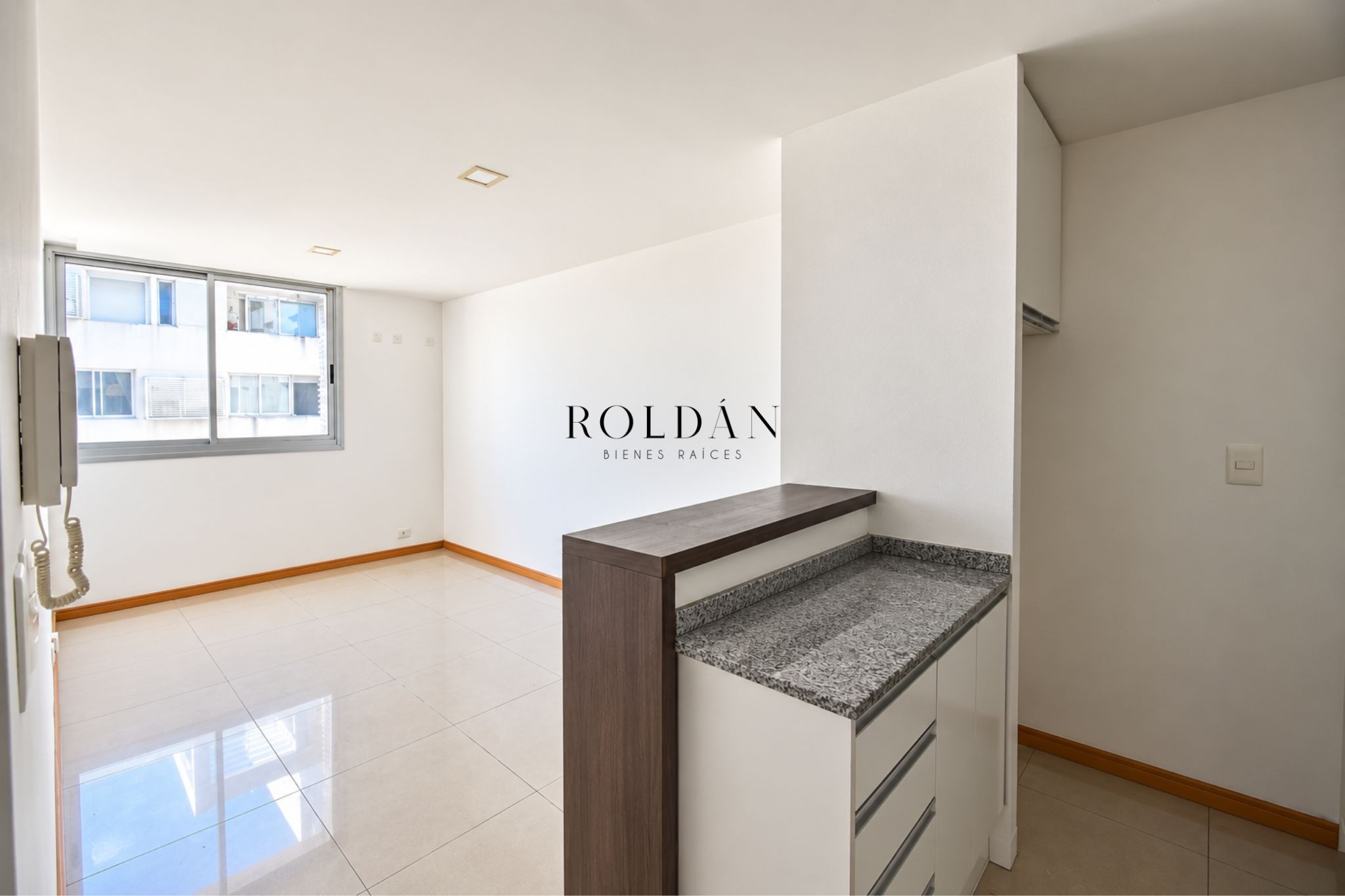 Apartamento Venta Cordon 1 Dormitorio Piso Alto Gastos Comunes Muy Bajos Impecable Seguridad 24hs