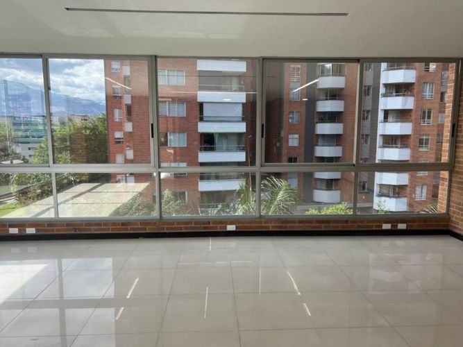 Oficina en arriendo en Loma De San Julian, Medellín, 64 m² · foto 8 de 18