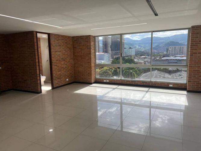 Oficina en arriendo en Loma De San Julian, Medellín, 64 m² · foto 11 de 18