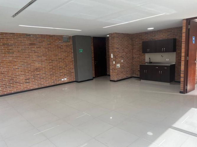 Oficina en arriendo en Loma De San Julian, Medellín, 64 m² · foto 12 de 18