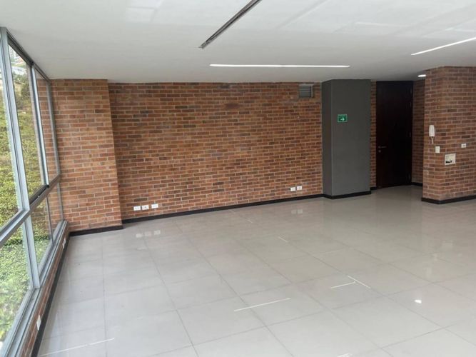 Oficina en arriendo en Loma De San Julian, Medellín, 64 m² · foto 13 de 18