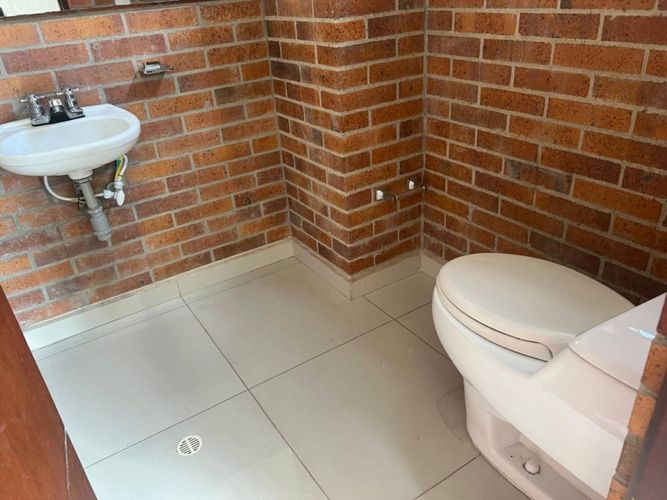 Oficina en arriendo en Loma De San Julian, Medellín, 25 m² · foto 7 de 7