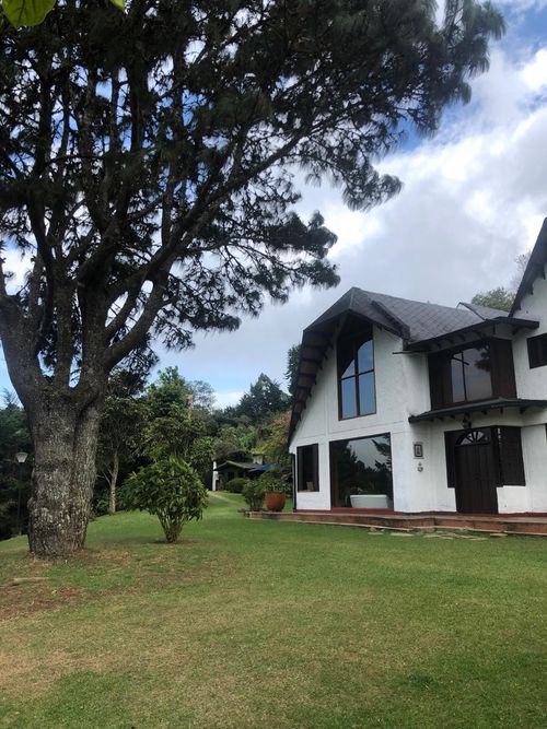 Casa de 4 alcobas en venta en El Saladito, Cali, 410 m² · foto 3 de 15