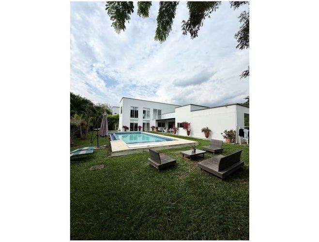 Casa de 4 alcobas en venta en Pance, Cali, 325 m² · foto 2 de 12