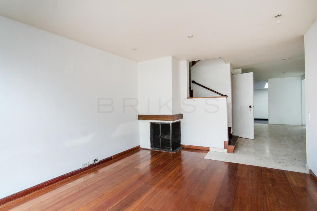 Casa en venta en Alhambra, Bogotá · foto 2 de 19