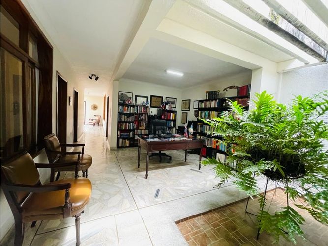 Casa de 4 alcobas en venta en San Fernando Viejo, Cali, 350 m² · foto 3 de 15