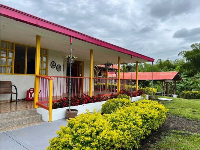 Casa de 4 alcobas en venta en Vía El Caimo, Armenia, 350 m² · foto 16 de 18